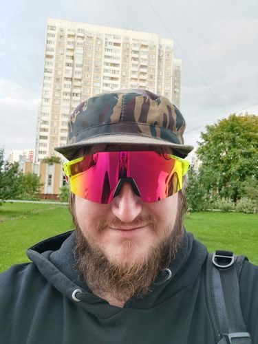 Customer photo review of KE9407 Cycling Sunglasses UV Protection for Men Women