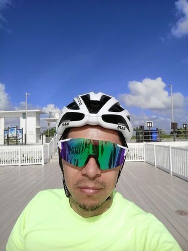 Customer photo review of KE9407 Cycling Sunglasses UV Protection for Men Women
