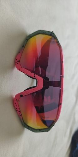 Customer photo review of KE9408 Cycling Sunglasses With Multiple Interchangeable Lenses