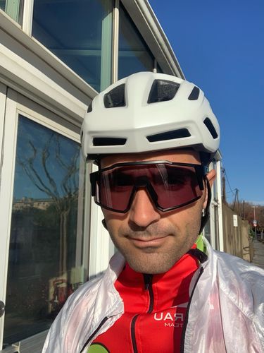 Customer photo review of KE9022 Photochromic Cycling Sunglasses for Men women