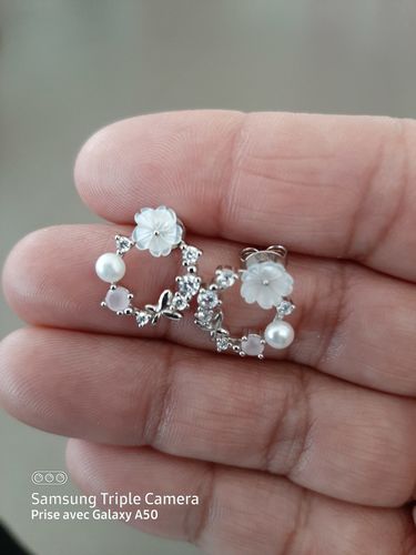 Customer photo review of Boucles d'oreilles Julia