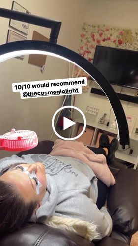 Customer video review of CosmoGlo Original Light Bundle + Phone Clip