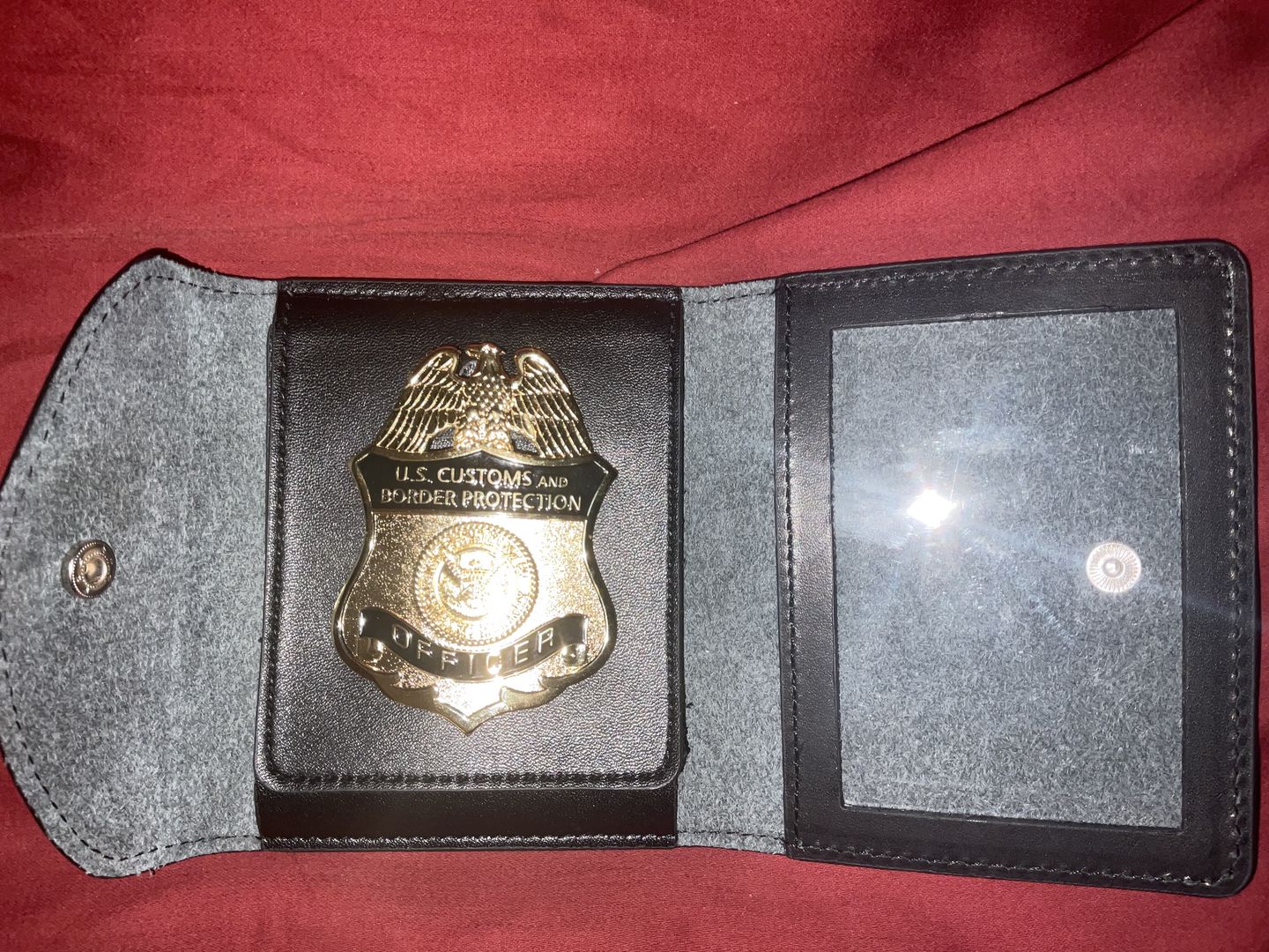 Customer photo review of Top-grade Genuine Leather Holder/ Holster/ Wallet For Multi-size Police Badges & ID Card