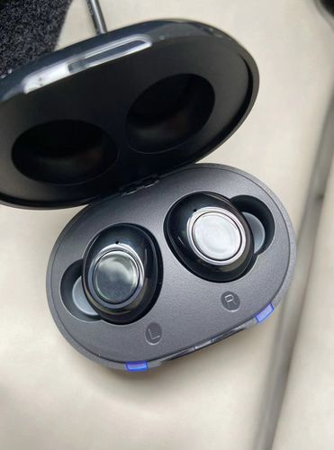 Customer photo review of HexoSound™ Modern Design Rechargeable Hearing Aids