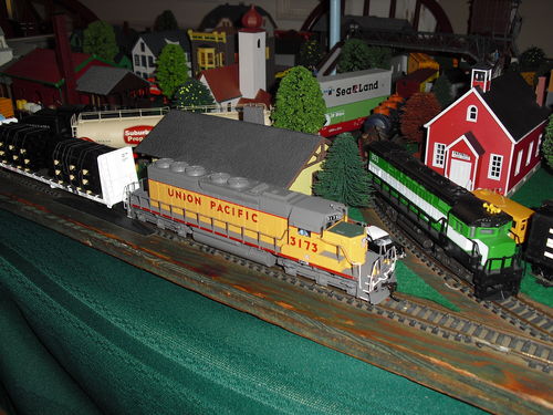 Customer photo review of Athearn HO RTR 26' Ore Car Low Side w/Load, UP/MOW #917001