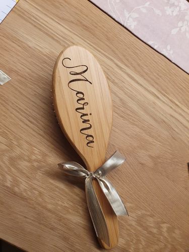 Customer photo review of Personalisierte Haarbürste aus Holz