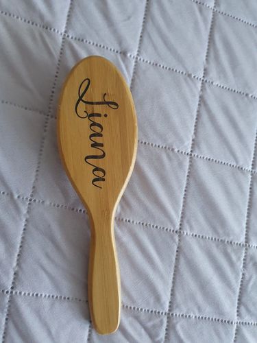Customer photo review of Personalisierte Haarbürste aus Holz