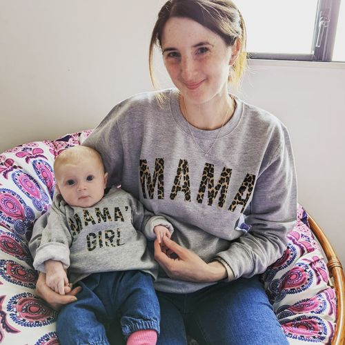 Customer photo review of Mama & Mama's Girl Leopard Sweatshirts Heather Grey (MRK X)