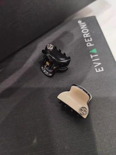 Customer photo review of Hydre Mini Hair Claw