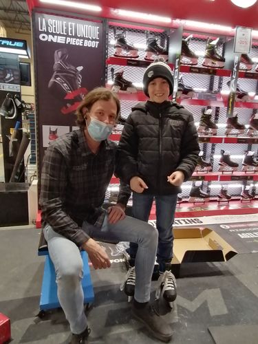 Customer photo review of True TF9 Junior Hockey Skates
