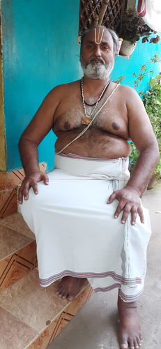 Customer photo review of Tulasi Maala with Tiruman Shanku Chakra Pendant / Vadakalai and Thenkalai Tiruman
