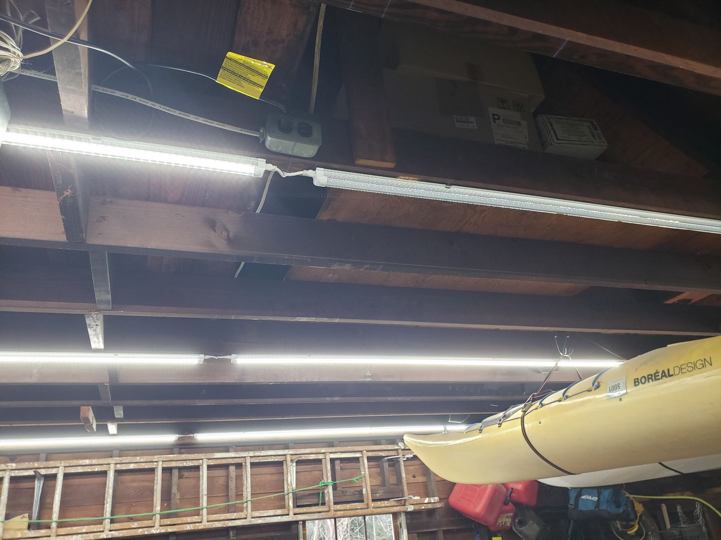 Customer photo review of T8 8ft V Shape LED Tube Light 60W Integrated, 5000K Daylight White, Clear, Linkable 8 Foot LED Shop Light for Garage, Warehouse, Plug and Play