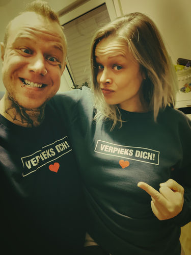 Customer photo review of DEZENTE REBELLEN SWEATER MÄDELS • VERPIEKS DICH