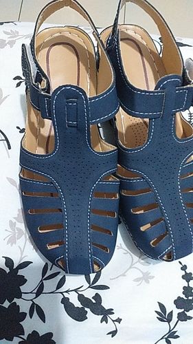 Customer photo review of Womens Platform Leather Buckle Sandals