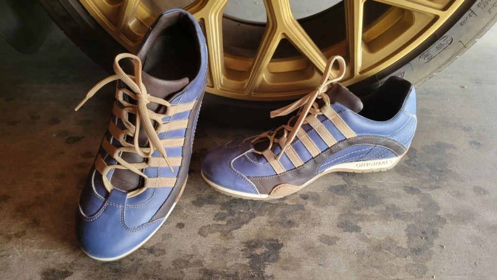 Customer photo review of Men's GrandPrix Sneaker in Laguna Seca (Ocean Blue and Sand)