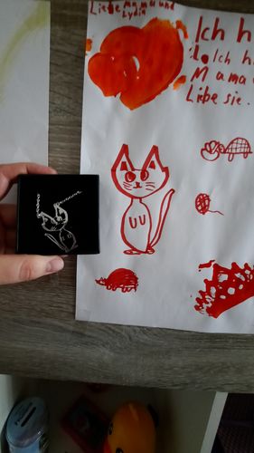 Customer photo review of LOANYA persönliche Kinderzeichnung als Halskette oder Anhänger