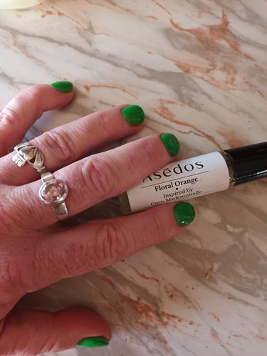 Customer photo review of FLORAL ORANGE PERFUME OIL