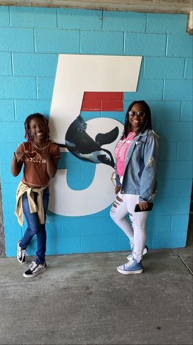 Customer photo review of Tiffani Cropped Distressed Jeans (White)