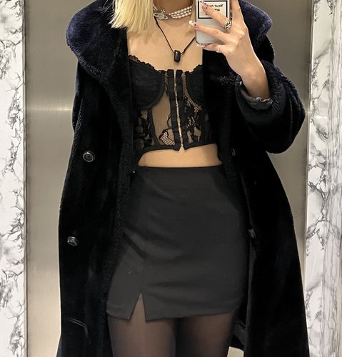 Customer photo review of Hem lace low-cut bralette top