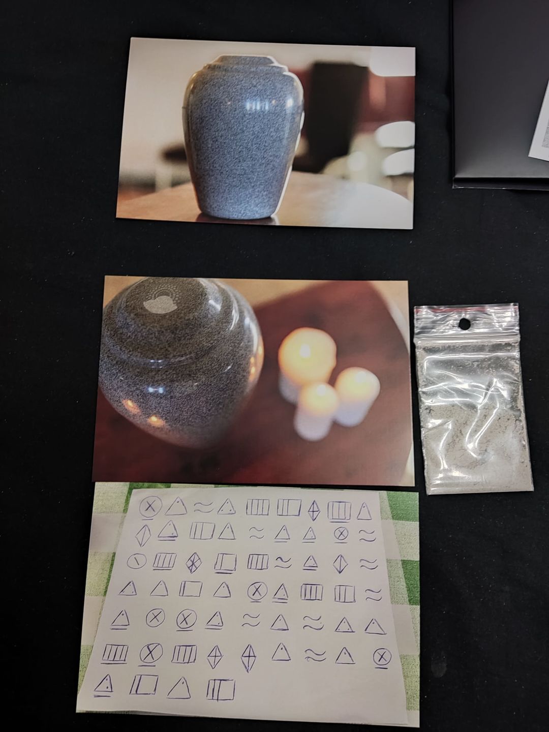 Customer photo review of Combo: Tinta y Cenizas (Analógico)