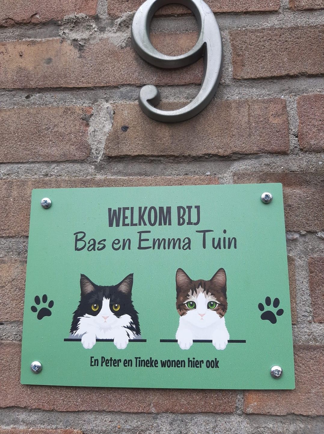 Customer photo review of Spionerende huisdieren- Gepersonaliseerde deurbord