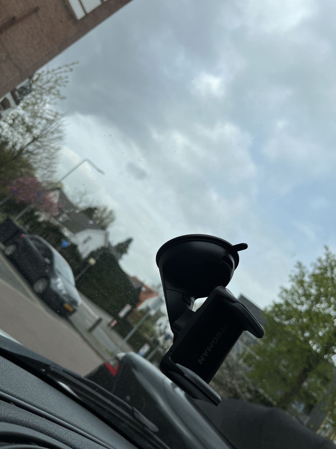 Customer photo review of Wegman Telefoonhouder Met Zuignap - Dashboard en autoruit