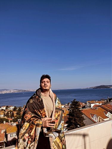 Customer photo review of Apelles Painting Campaspe Kapşonlu Battaniye