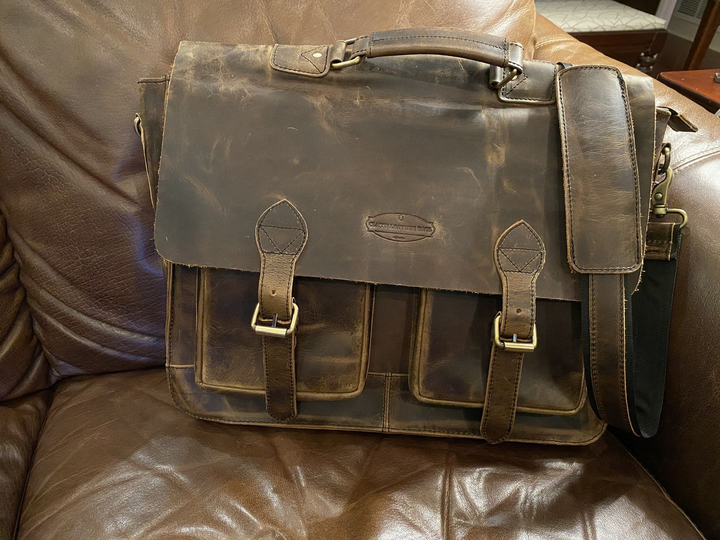Customer photo review of Retro Buffalo Hunter Leather Laptop Messenger Bag