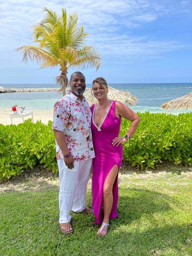 Customer photo review of Men's Floral Cotton Tropical Hawaiian Shirt