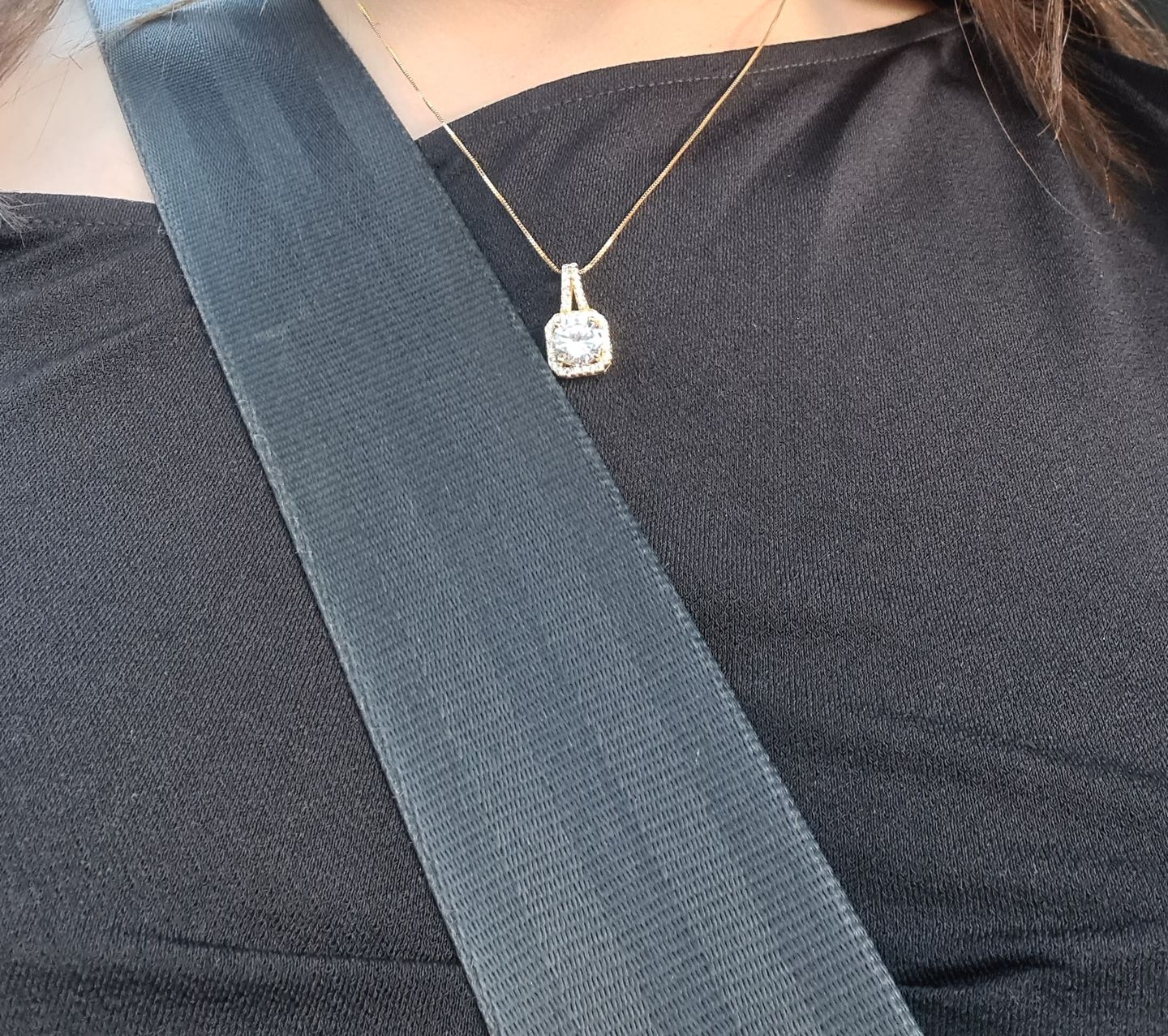 Customer photo review of Viviene Halskette | 18K vergoldet