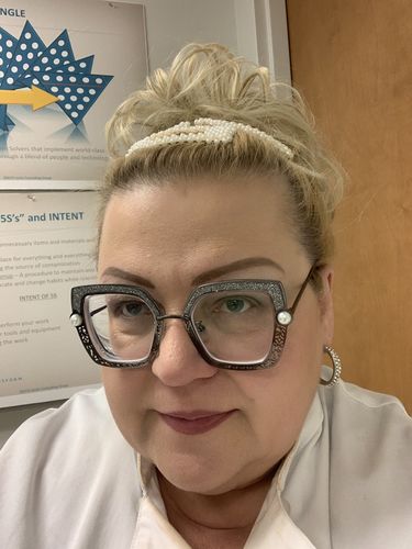 Customer photo review of JuvaBun Messy Bun