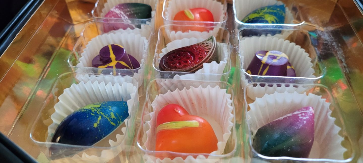 Customer photo review of Signature Chocolate Tasting Gift Set, 36 pieces