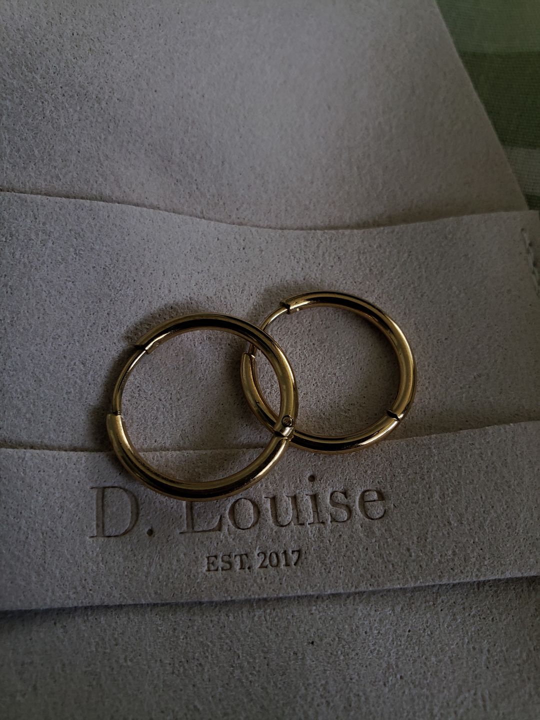 Customer photo review of Essential Earrings Small