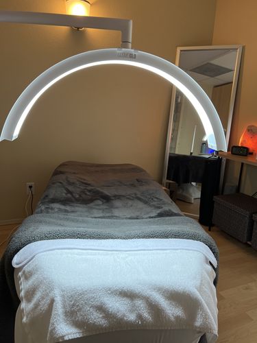 Customer photo review of CosmoGlo Original Light Bundle + Phone Clip