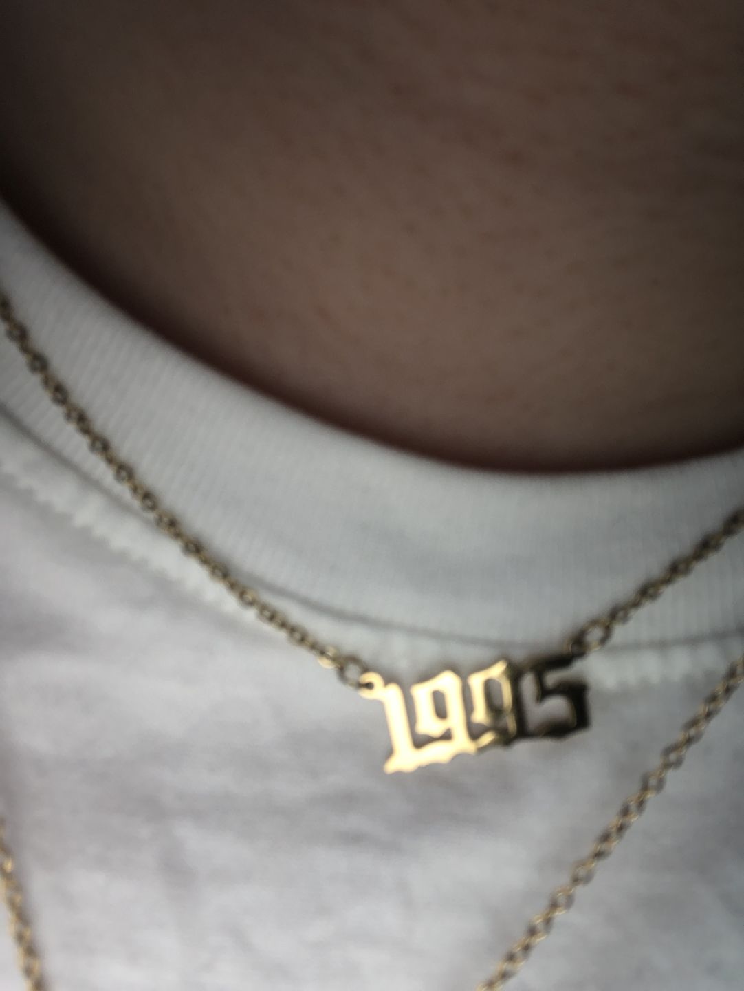 Customer photo review of Jahreszahl Halskette | 18K vergoldet