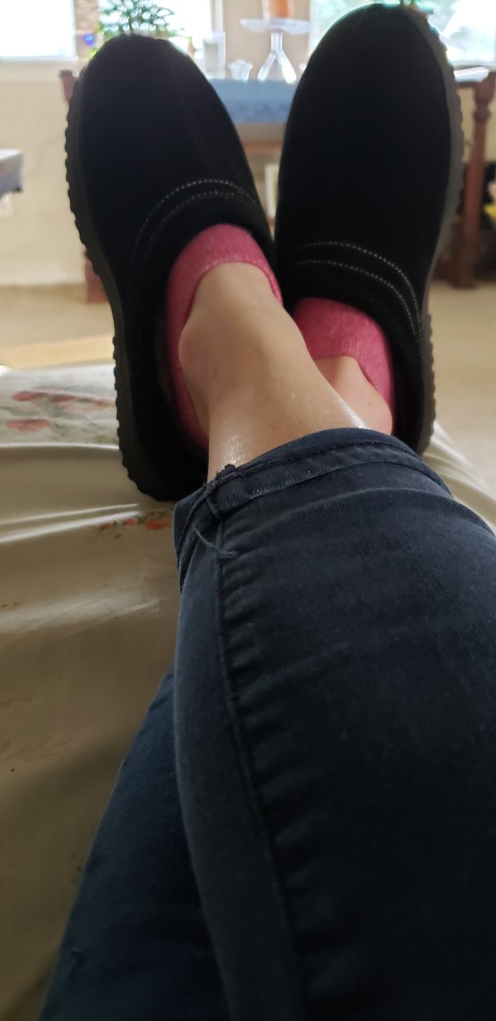 Customer photo review of UNISEX SHEEPSKIN CLOG