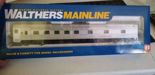 Customer photo review of WalthersMainline 910-30111 85' Budd 10-6 Sleeper - Ready to Run -- Southern Railway (silver), HO Scale