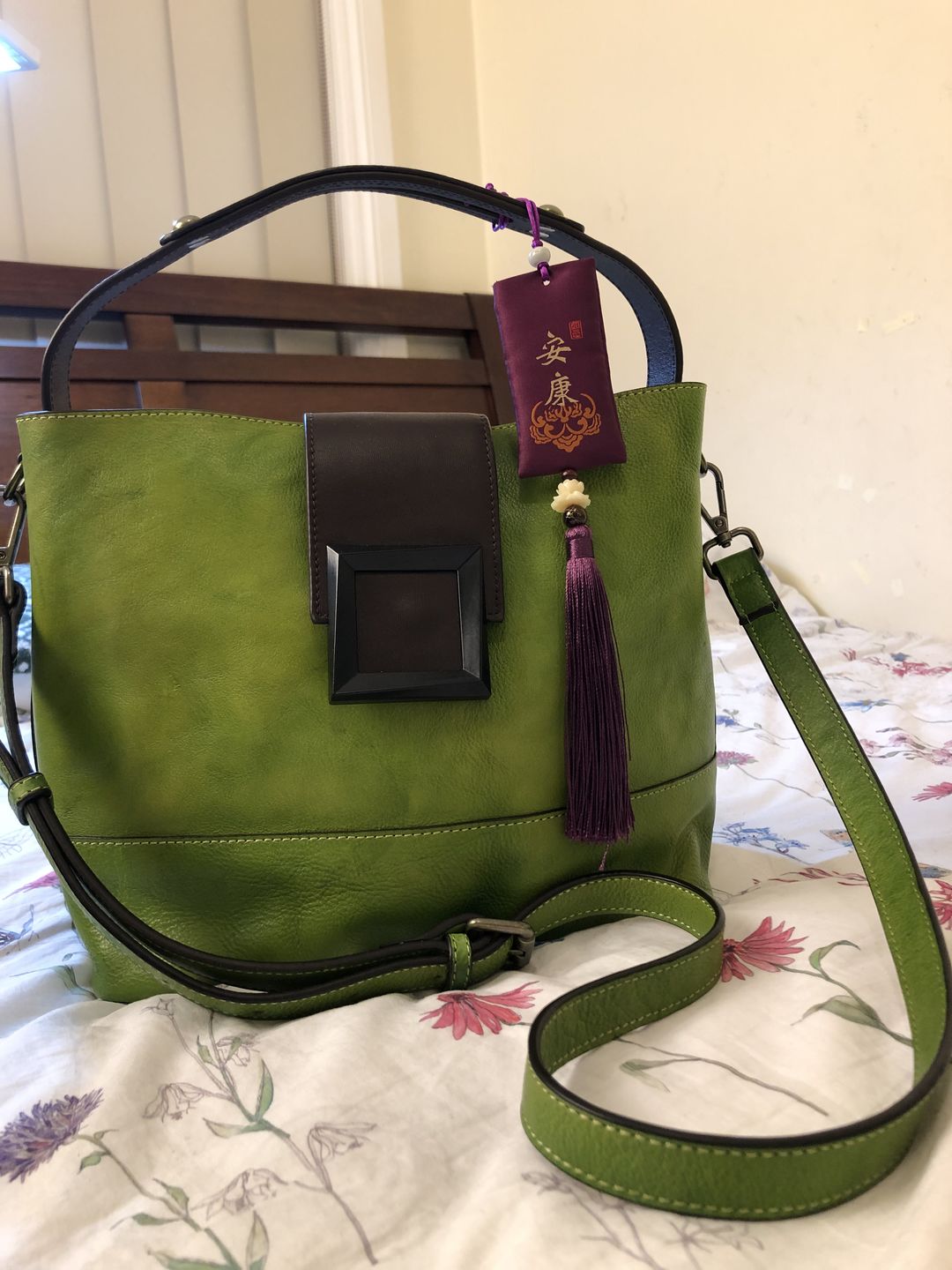 Customer photo review of Retro Genuine Leather Handbag Crossbody Bag