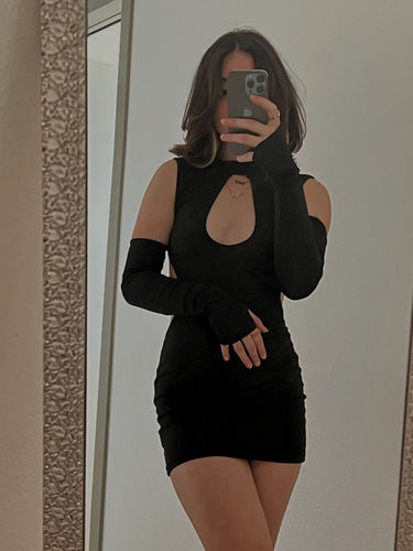 Customer photo review of SOLADO Cut Out Cold Shoulder Mini Dress With Oversleeve