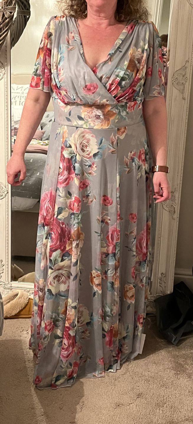 Customer photo review of Isabelle Silver Pink Float Sleeve Maxi Dress