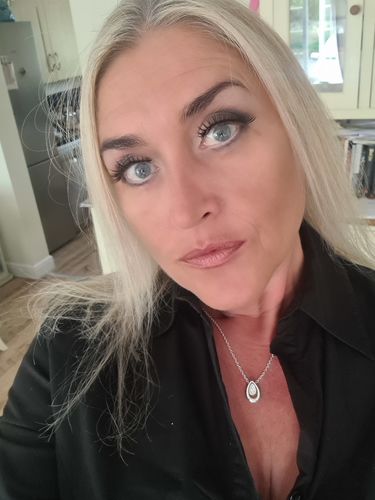 Customer photo review of Premium Magnetic Eyelash Kit by LashAura™