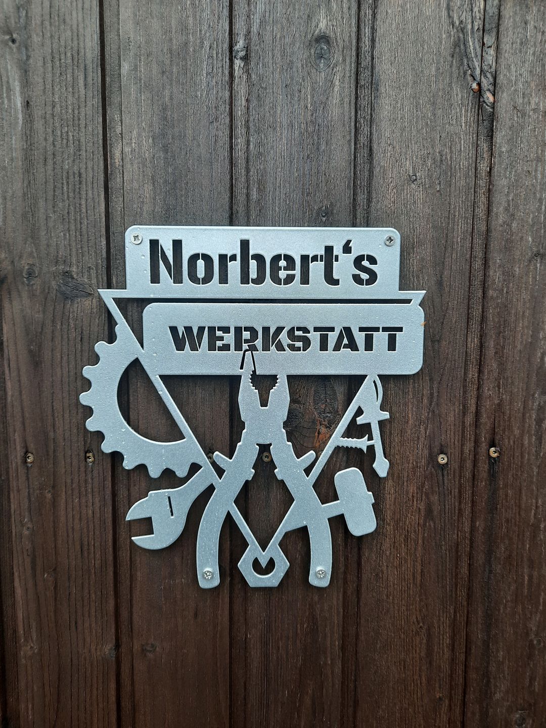 Customer photo review of "Werkstattschild - Dreieck" aus edlem Stahl (personalisierbar)