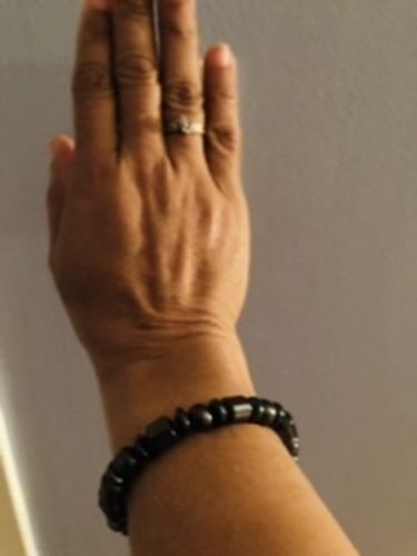 Customer photo review of Weight Loss Black Stone Magnetic Therapy Bracelet