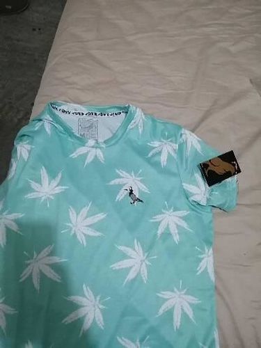Customer photo review of Playera Leaf Green