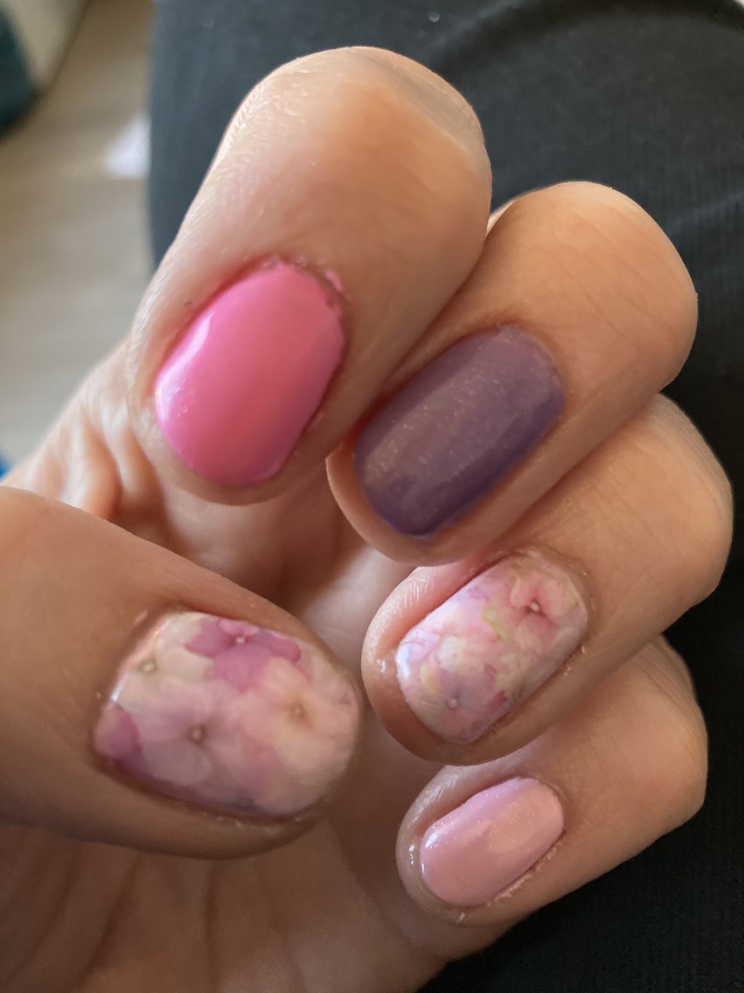 Customer photo review of Semilac Nail Transfer Foil Flowers 28