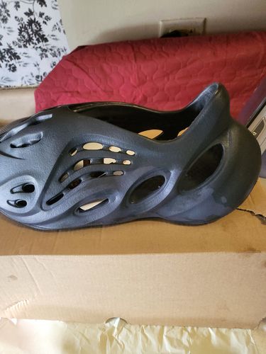 Customer photo review of Yeezy Foam Runner Black