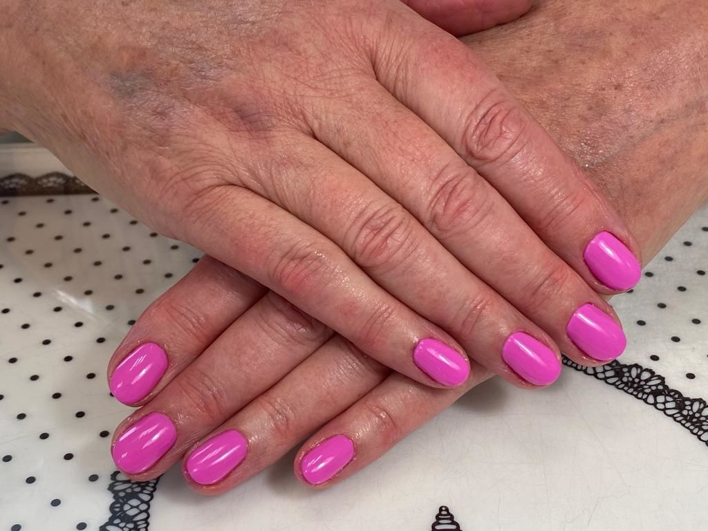 Customer photo review of Semilac 039 Sexy Red UV Gel Polish 7ml