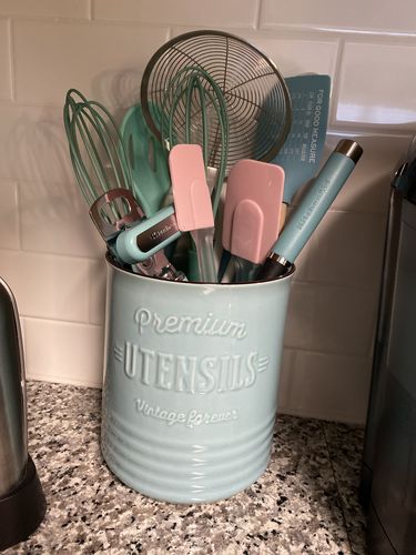 Customer photo review of Kitchen Ceramic Utensil Holder Crock - 7.2 Inches