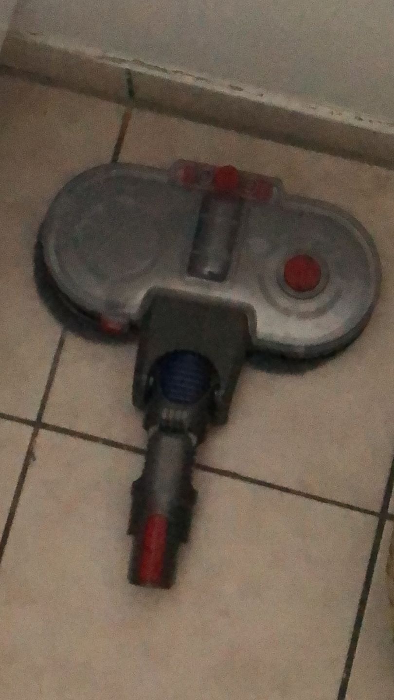 Customer photo review of Elektrischer Wischaufsatz passend für Dyson V7/ V8/ V10/ V11/ V15 (2 Wischpads inkl.)
