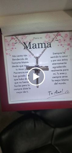 Customer video review of Para mi Mamá | CZ Cross Necklace | Te Amo Mami